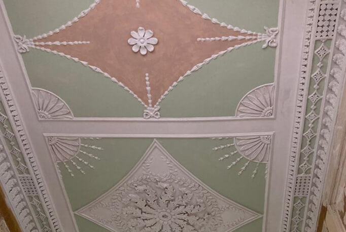 Listed building plaster restoration, a restored Georgian plaster ceiling from Edinburgh's New Town