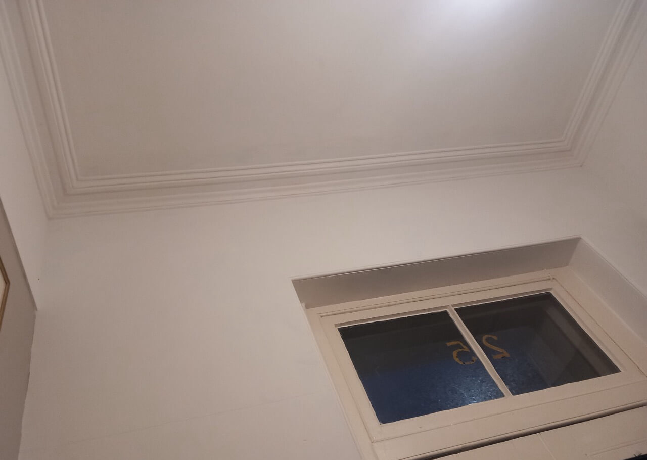 Plastered wall and cornice with staff bead Edinburgh